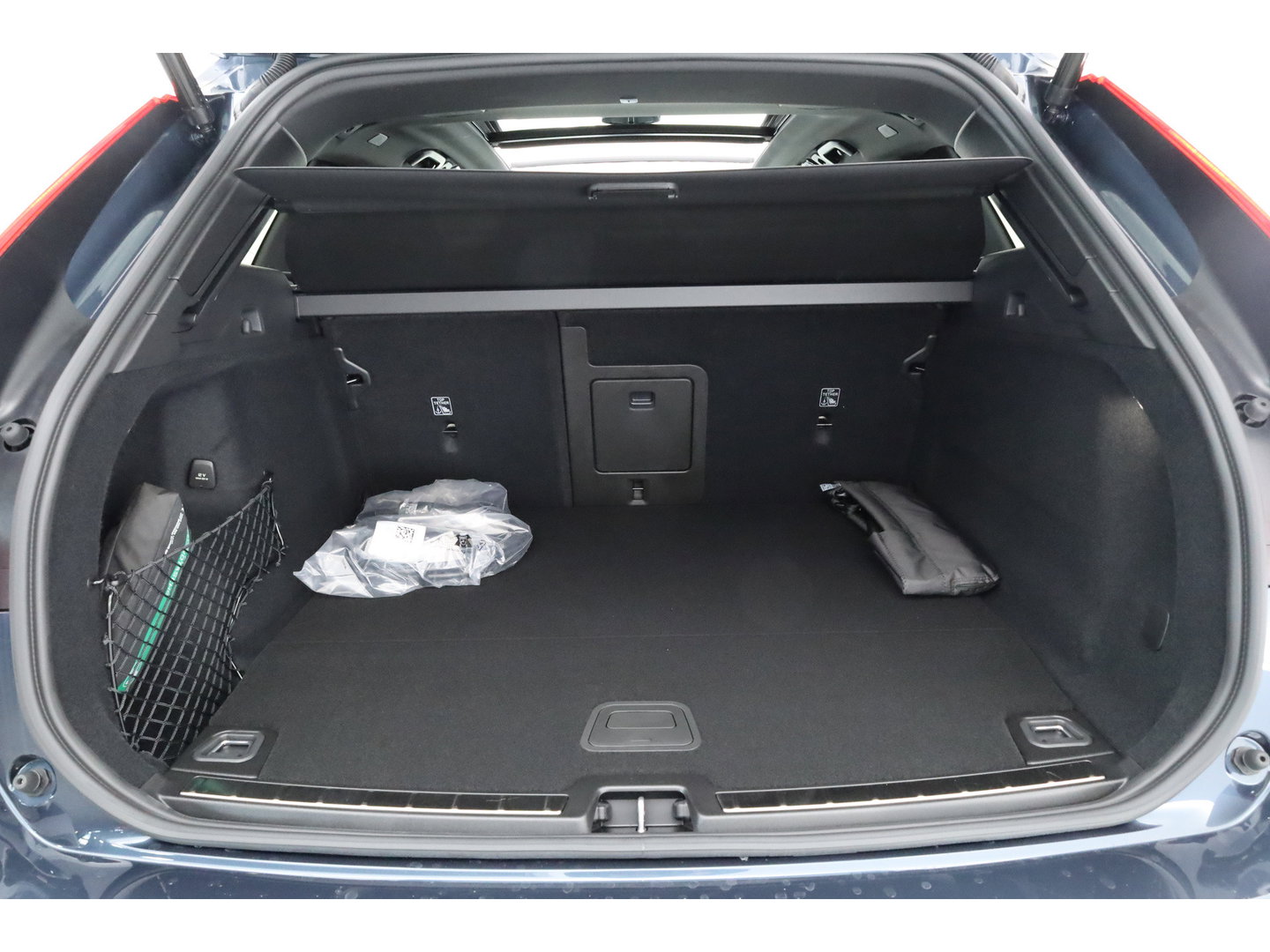 Volvo XC60 2.0 T8 Plug-in hybrid AWD Plus Black Edition | Pano | Head up | 360 Camera | Blis | Acc | H&K Audio | Mem stoelen |