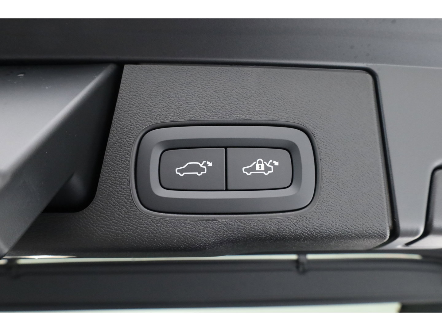 Volvo XC60 2.0 T8 Plug-in hybrid AWD Plus Black Edition | Pano | Head up | 360 Camera | Blis | Acc | H&K Audio | Mem stoelen |