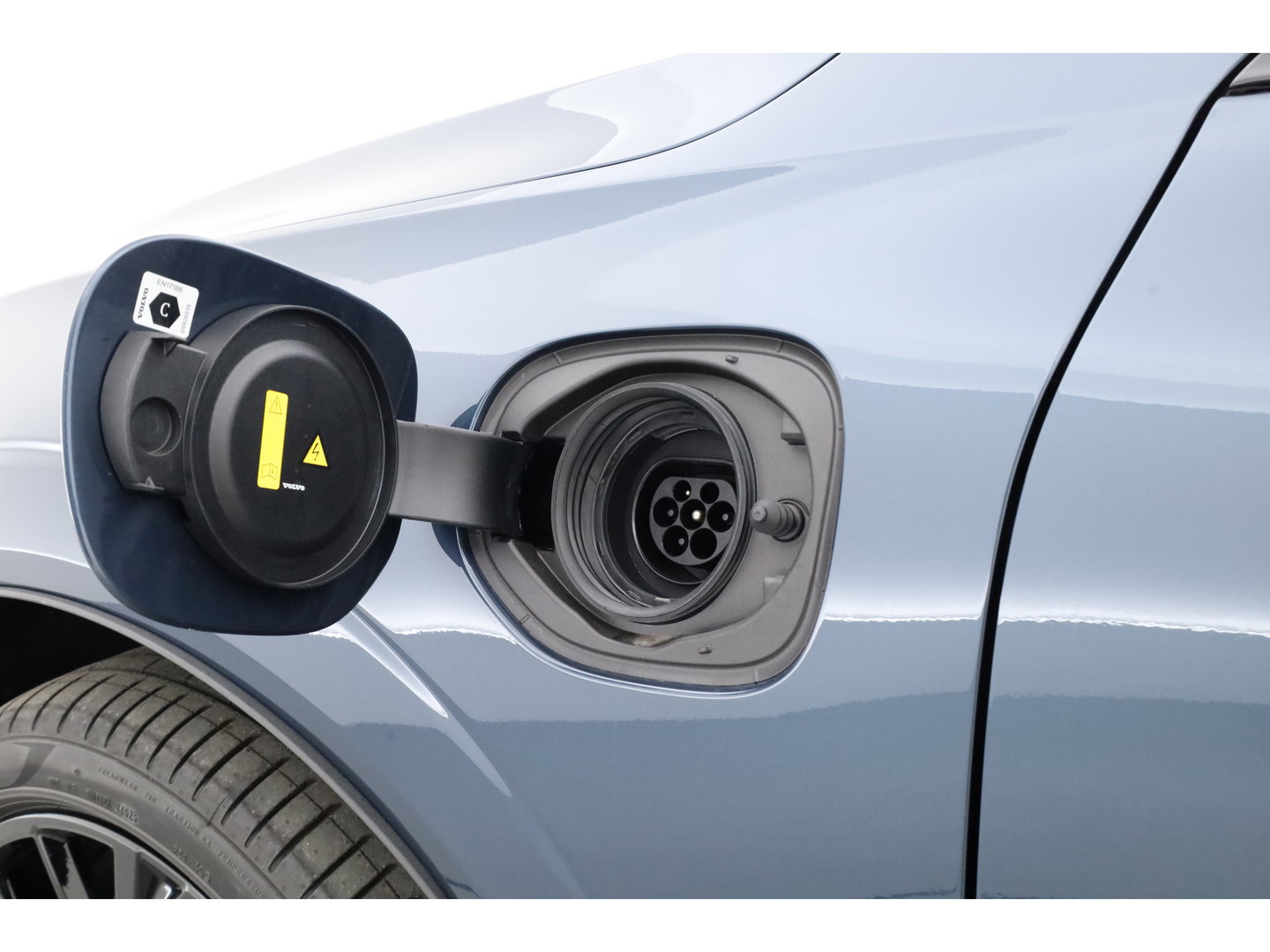 Volvo XC60 2.0 T8 Plug-in hybrid AWD Plus Black Edition | Pano | Head up | 360 Camera | Blis | Acc | H&K Audio | Mem stoelen |