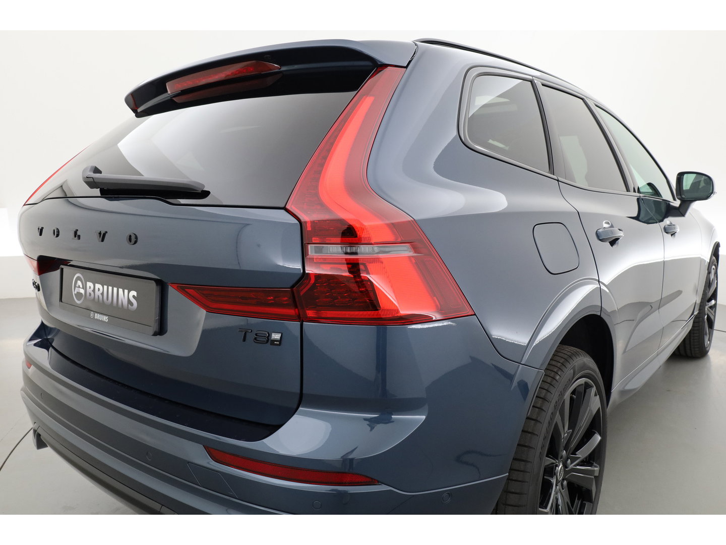 Volvo XC60 2.0 T8 Plug-in hybrid AWD Plus Black Edition | Pano | Head up | 360 Camera | Blis | Acc | H&K Audio | Mem stoelen |