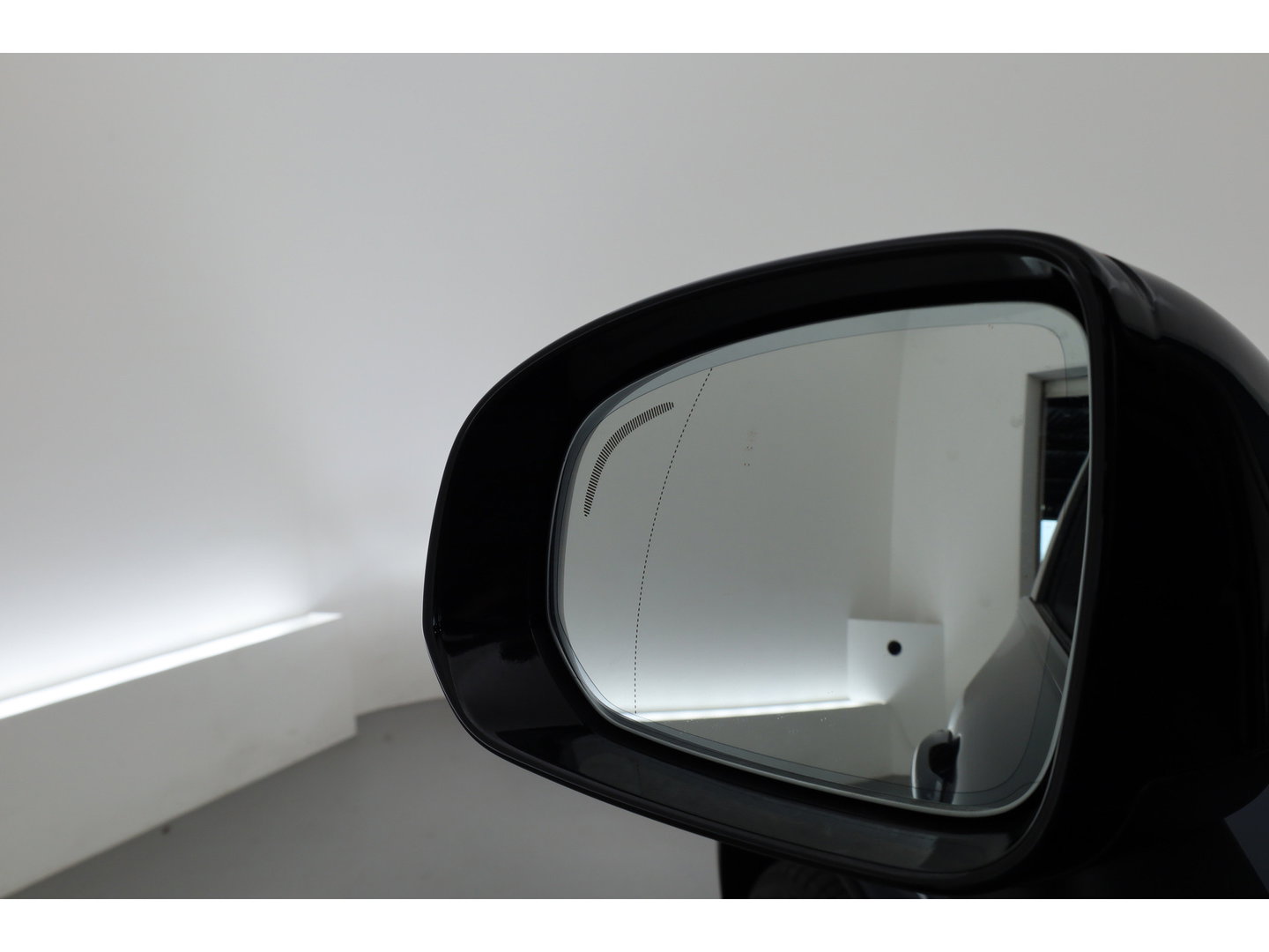 Volvo XC60 2.0 T8 Plug-in hybrid AWD Plus Black Edition | Pano | Head up | 360 Camera | Blis | Acc | H&K Audio | Mem stoelen |