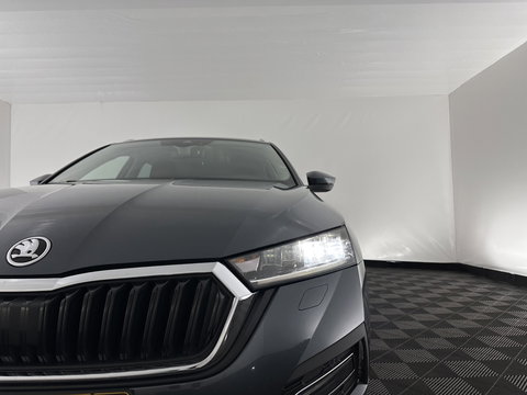 Škoda Octavia Combi 1.0 TSI Business Edition Plus (INCL-BTW) *FULL-LED | NAVI-FULLMAP | HEATED-COMFORTSEATS | DIGI-COCKPIT | CAMERA | KEYLESS | DAB | AMBIENTLIGHT | PRIVACYGLASS | ECC | CARPLAY | PDC | CRUISE | 17''ALU*