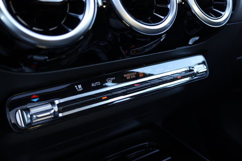 Mercedes-Benz B-Klasse 200 Luxury Line / Panoramadak / Stuurwielverwarming / Stoelverwarming