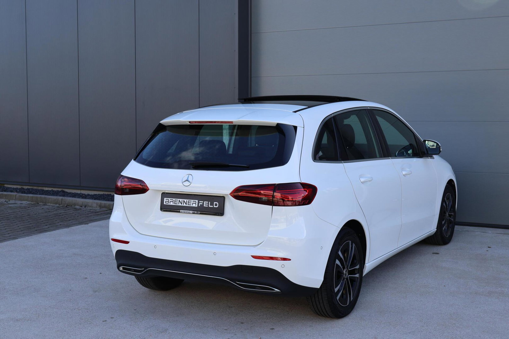 Mercedes-Benz B-Klasse 200 Luxury Line / Panoramadak / Stuurwielverwarming / Stoelverwarming