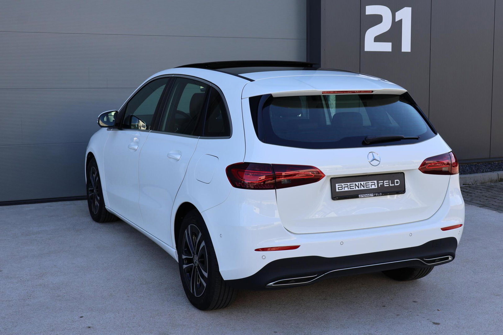 Mercedes-Benz B-Klasse 200 Luxury Line / Panoramadak / Stuurwielverwarming / Stoelverwarming