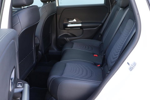 Mercedes-Benz B-Klasse 200 Luxury Line / Panoramadak / Stuurwielverwarming / Stoelverwarming