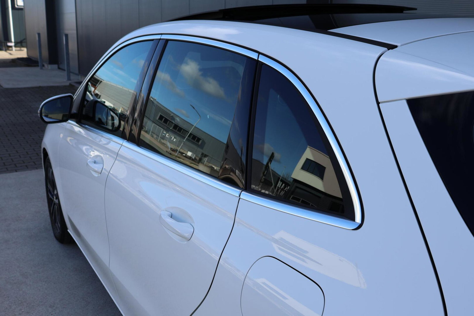 Mercedes-Benz B-Klasse 200 Luxury Line / Panoramadak / Stuurwielverwarming / Stoelverwarming