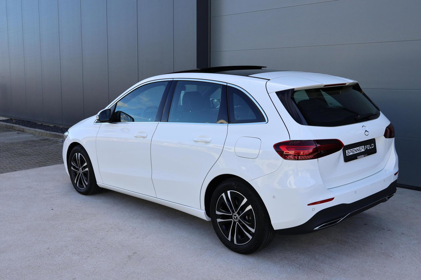 Mercedes-Benz B-Klasse 200 Luxury Line / Panoramadak / Stuurwielverwarming / Stoelverwarming