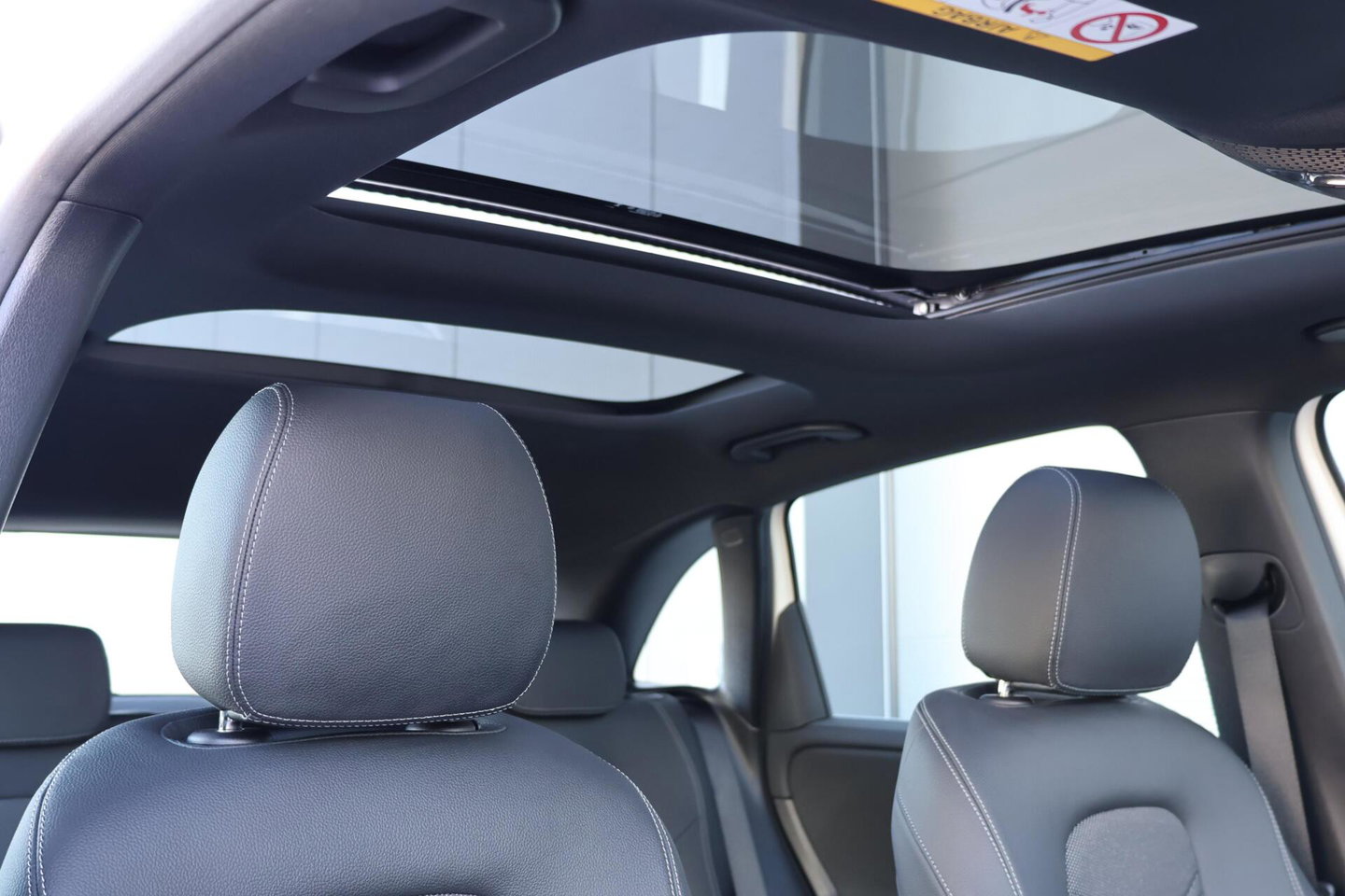 Mercedes-Benz B-Klasse 200 Luxury Line / Panoramadak / Stuurwielverwarming / Stoelverwarming