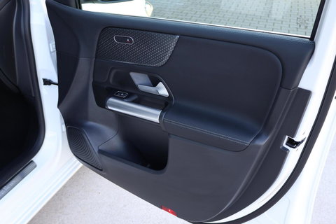 Mercedes-Benz B-Klasse 200 Luxury Line / Panoramadak / Stuurwielverwarming / Stoelverwarming