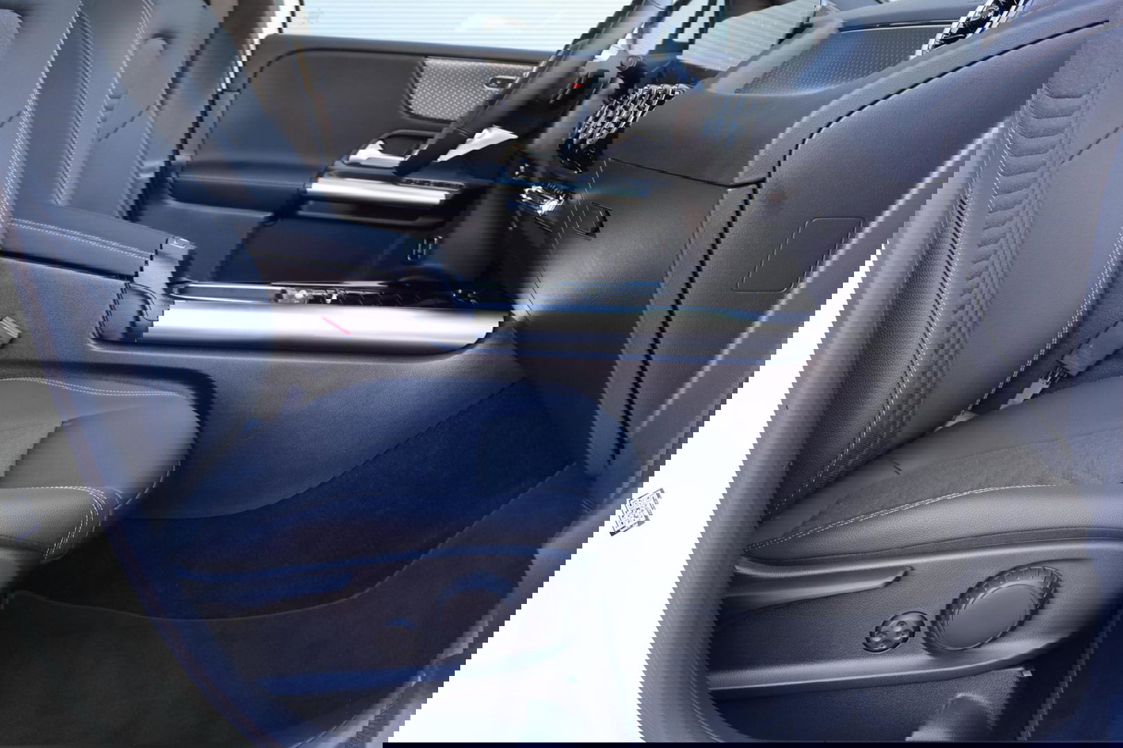 Mercedes-Benz B-Klasse 200 Luxury Line / Panoramadak / Stuurwielverwarming / Stoelverwarming