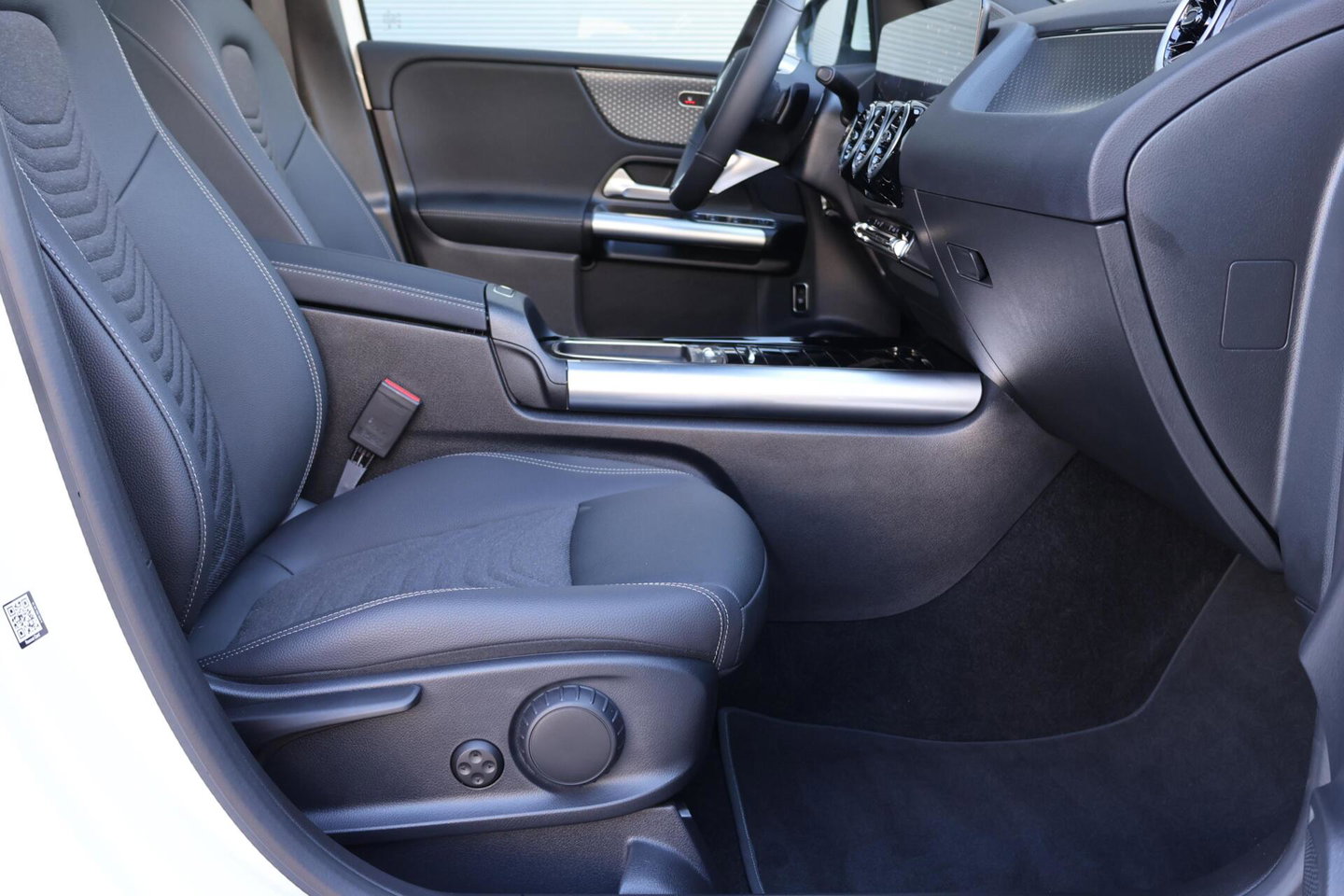 Mercedes-Benz B-Klasse 200 Luxury Line / Panoramadak / Stuurwielverwarming / Stoelverwarming