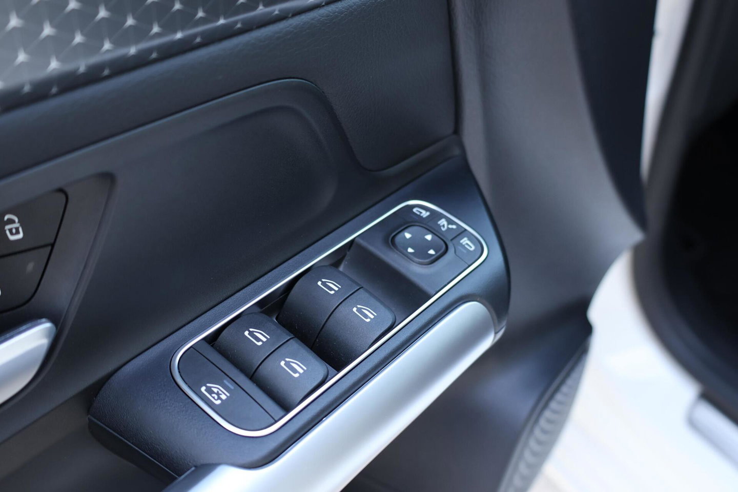 Mercedes-Benz B-Klasse 200 Luxury Line / Panoramadak / Stuurwielverwarming / Stoelverwarming