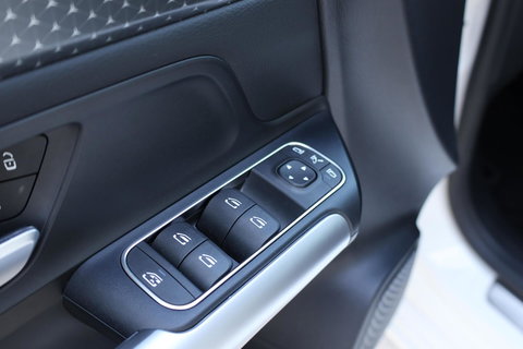 Mercedes-Benz B-Klasse 200 Luxury Line / Panoramadak / Stuurwielverwarming / Stoelverwarming