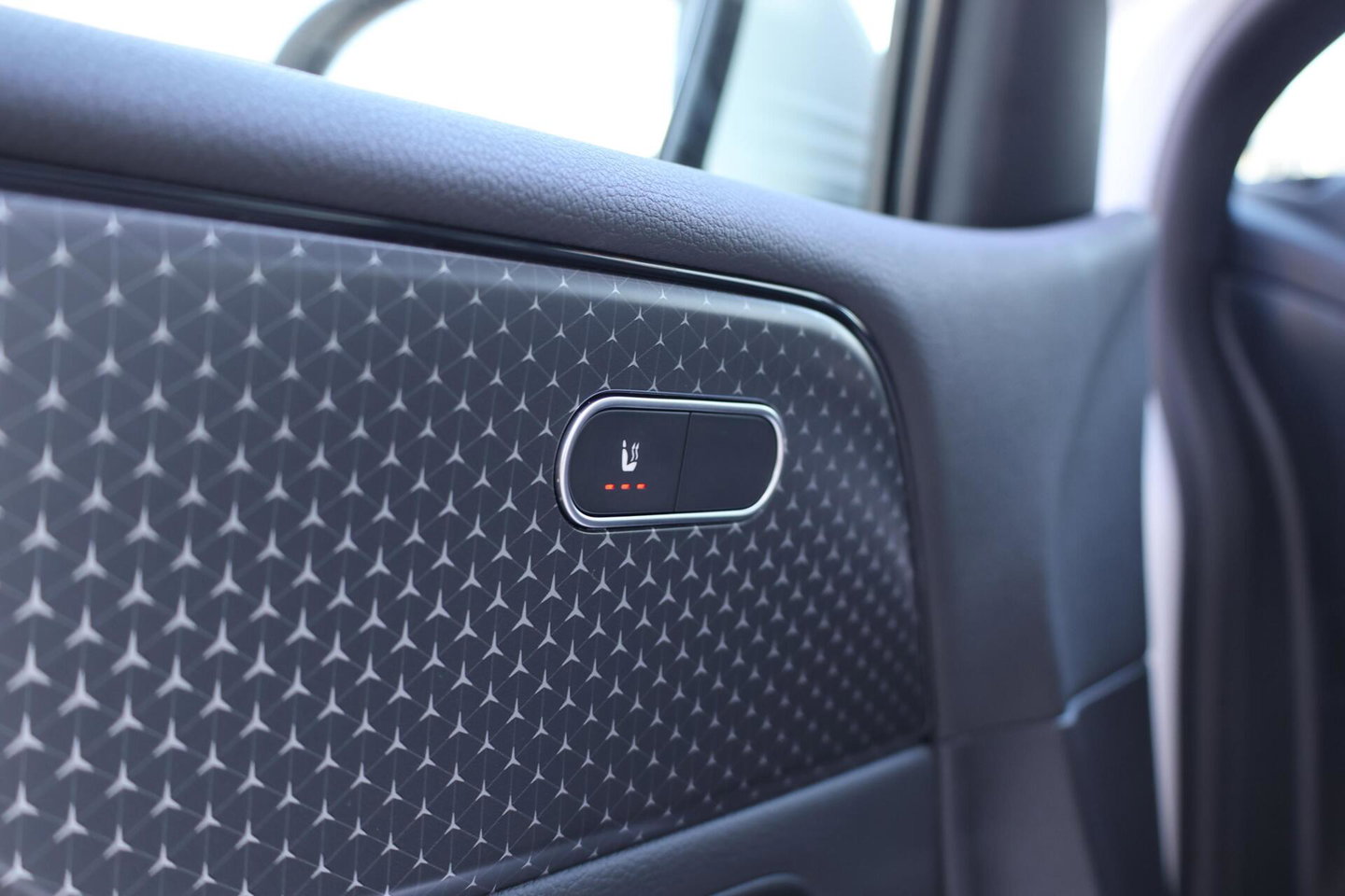 Mercedes-Benz B-Klasse 200 Luxury Line / Panoramadak / Stuurwielverwarming / Stoelverwarming