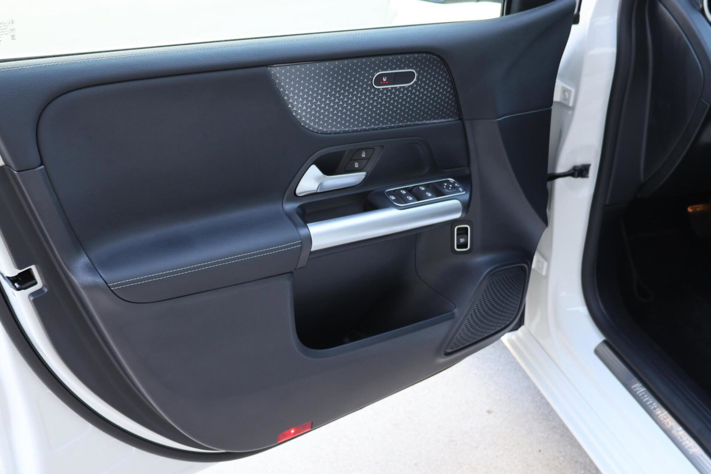 Mercedes-Benz B-Klasse 200 Luxury Line / Panoramadak / Stuurwielverwarming / Stoelverwarming