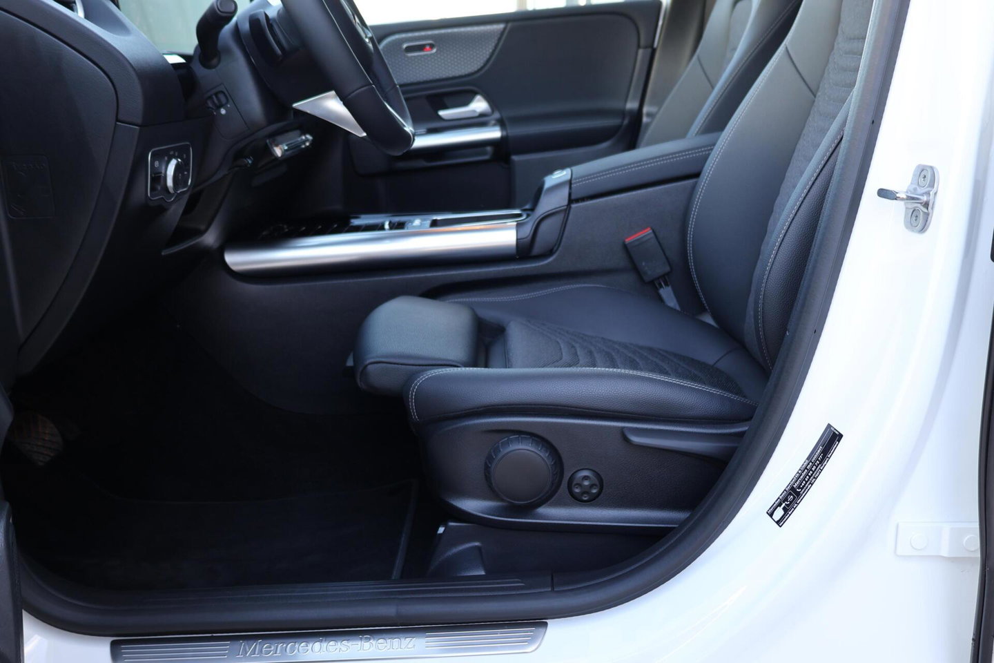 Mercedes-Benz B-Klasse 200 Luxury Line / Panoramadak / Stuurwielverwarming / Stoelverwarming