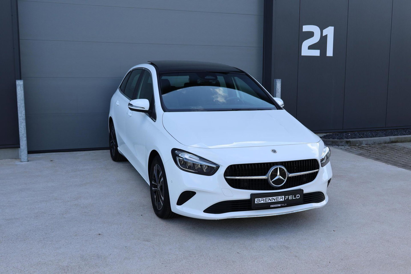Mercedes-Benz B-Klasse 200 Luxury Line / Panoramadak / Stuurwielverwarming / Stoelverwarming