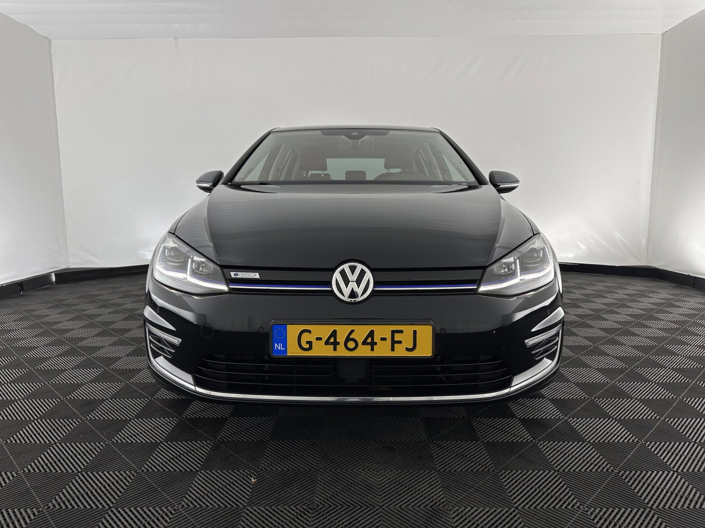 Volkswagen e-Golf (INCL-BTW) *HEATPUMP | LEATHER | ADAPTIVE-CRUISE | FULL-LED | DYNAUDIO | BLINDSPOT | DIGI-COCKPIT | NAVI-FULLMAP | CAMERA | KEYLESS | ECC | CCS-FASTLOADER | PDC | 17''ALU*