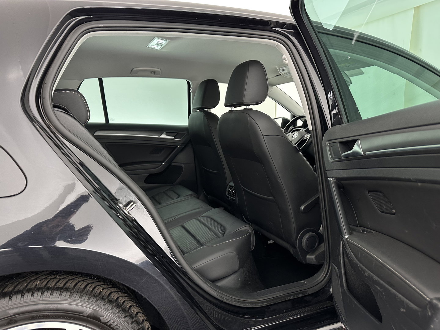 Volkswagen e-Golf (INCL-BTW) *HEATPUMP | LEATHER | ADAPTIVE-CRUISE | FULL-LED | DYNAUDIO | BLINDSPOT | DIGI-COCKPIT | NAVI-FULLMAP | CAMERA | KEYLESS | ECC | CCS-FASTLOADER | PDC | 17''ALU*