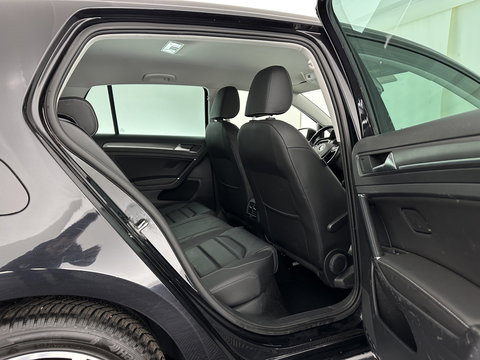 Volkswagen e-Golf (INCL-BTW) *HEATPUMP | LEATHER | ADAPTIVE-CRUISE | FULL-LED | DYNAUDIO | BLINDSPOT | DIGI-COCKPIT | NAVI-FULLMAP | CAMERA | KEYLESS | ECC | CCS-FASTLOADER | PDC | 17''ALU*