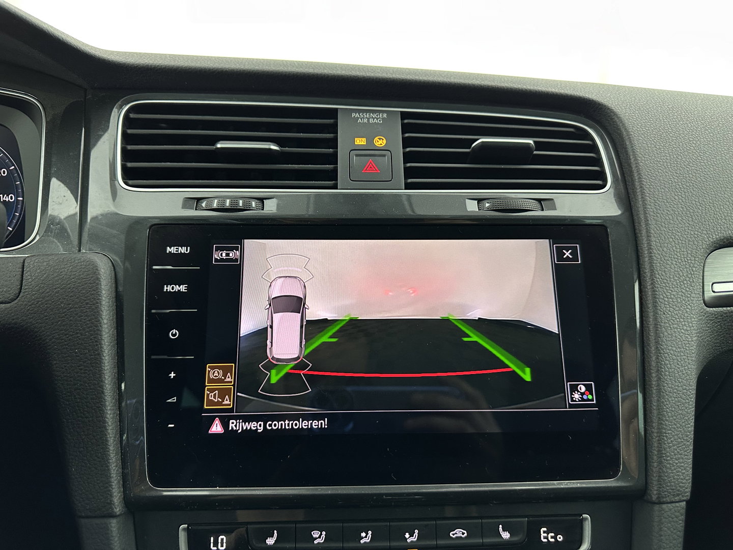 Volkswagen e-Golf (INCL-BTW) *HEATPUMP | LEATHER | ADAPTIVE-CRUISE | FULL-LED | DYNAUDIO | BLINDSPOT | DIGI-COCKPIT | NAVI-FULLMAP | CAMERA | KEYLESS | ECC | CCS-FASTLOADER | PDC | 17''ALU*