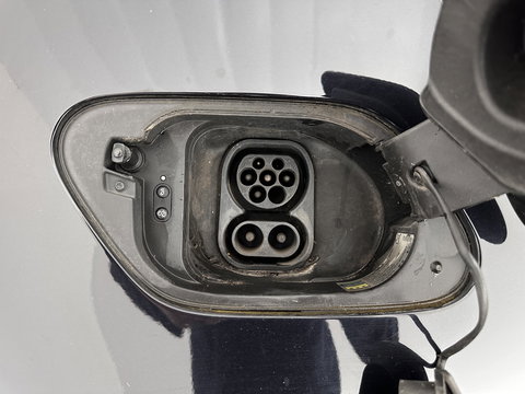 Volkswagen e-Golf (INCL-BTW) *HEATPUMP | LEATHER | ADAPTIVE-CRUISE | FULL-LED | DYNAUDIO | BLINDSPOT | DIGI-COCKPIT | NAVI-FULLMAP | CAMERA | KEYLESS | ECC | CCS-FASTLOADER | PDC | 17''ALU*