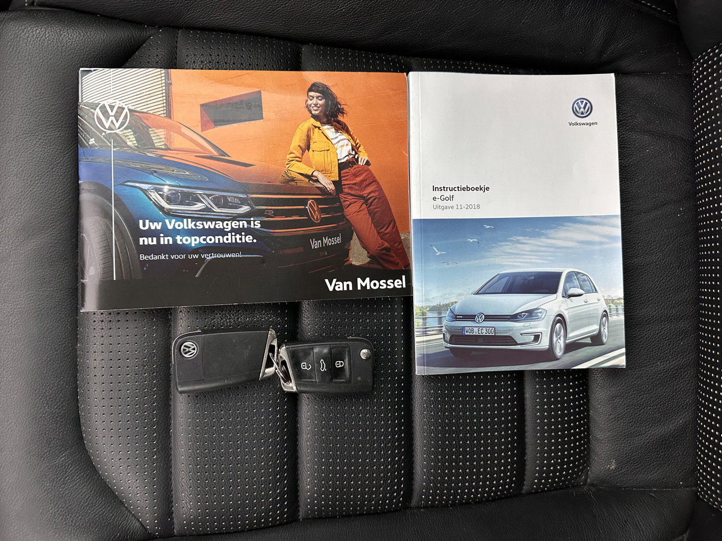 Volkswagen e-Golf (INCL-BTW) *HEATPUMP | LEATHER | ADAPTIVE-CRUISE | FULL-LED | DYNAUDIO | BLINDSPOT | DIGI-COCKPIT | NAVI-FULLMAP | CAMERA | KEYLESS | ECC | CCS-FASTLOADER | PDC | 17''ALU*