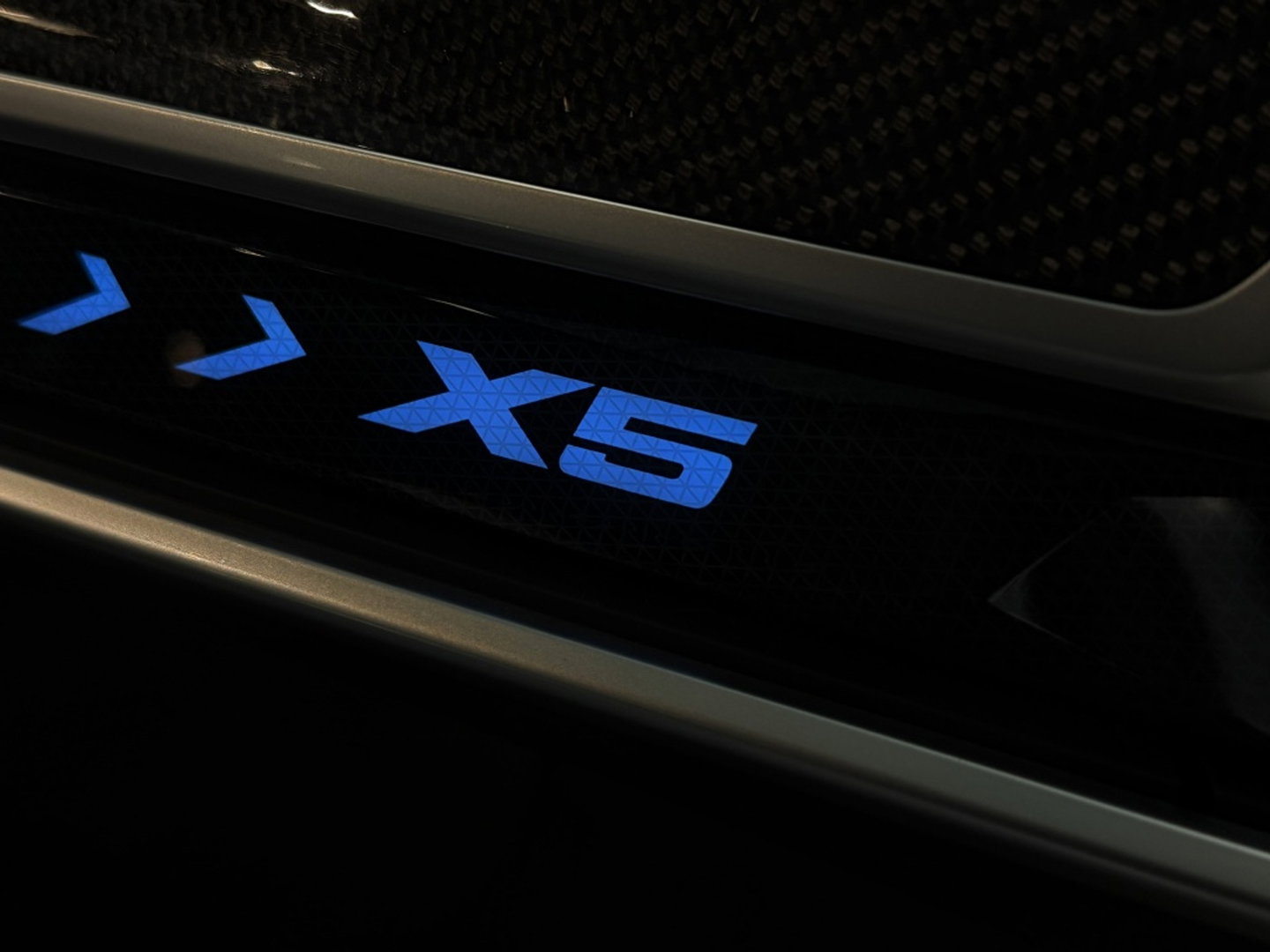 BMW X5 50e 490PK X-Drive M- Individual / Frozen Grey / Carbon