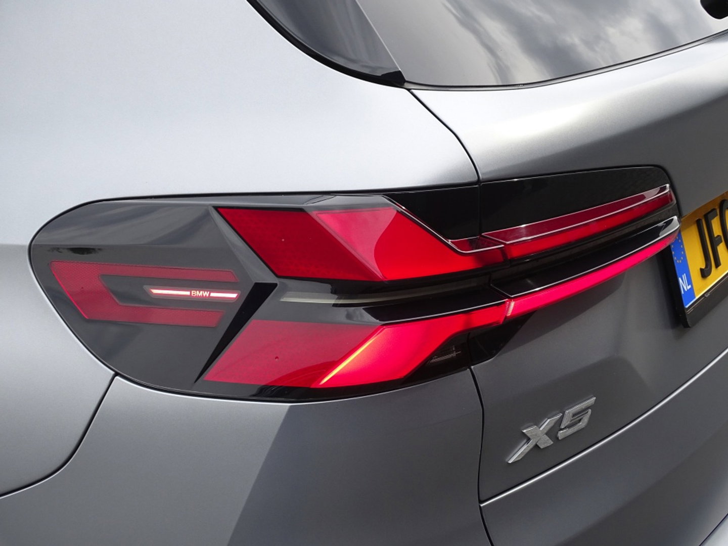 BMW X5 50e 490PK X-Drive M- Individual / Frozen Grey / Carbon