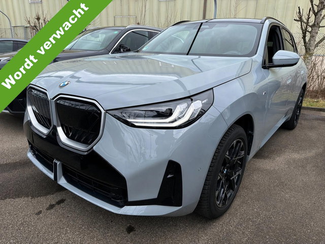 BMW X3 - 20 xDrive M Sport LED Panoramadak Trekhaak Carplay Leder Elek Stoelverstelling ACC Driving Assistant Plus Stuurverwarming