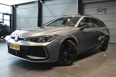 Volkswagen Passat - Variant 2.0 TDI 3X R-LINE head up pano trekhaak 18 inch 150 pk !!