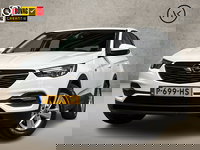 Opel Grandland X - 1.2 Turbo Sport (APPLE CARPLAY, NAVIGATIE, CLIMATE, STUUR/STOELVERWARMING, SPORTSTOELEN, GETINT GLAS, TREKHAAK, PARKEERSENSOREN, CRUISE, NIEUWSTAAT)