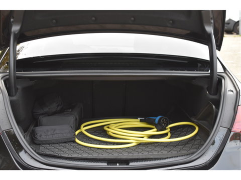 Mercedes-Benz C-Klasse 300 e AMG Line 313 pk | NL-Auto | Trekhaak | Open dak | Virtual cockpit | Camera | Carplay | Sfeerverlichting | Full LED | LM-Velgen | NAP