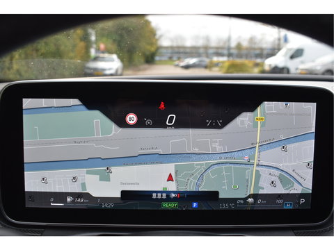 Mercedes-Benz C-Klasse 300 e AMG Line 313 pk | NL-Auto | Trekhaak | Open dak | Virtual cockpit | Camera | Carplay | Sfeerverlichting | Full LED | LM-Velgen | NAP