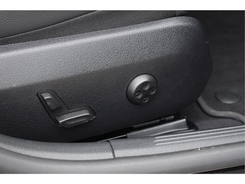 Mercedes-Benz C-Klasse 300 e AMG Line 313 pk | NL-Auto | Trekhaak | Open dak | Virtual cockpit | Camera | Carplay | Sfeerverlichting | Full LED | LM-Velgen | NAP