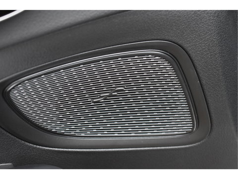 Mercedes-Benz C-Klasse 300 e AMG Line 313 pk | NL-Auto | Trekhaak | Open dak | Virtual cockpit | Camera | Carplay | Sfeerverlichting | Full LED | LM-Velgen | NAP