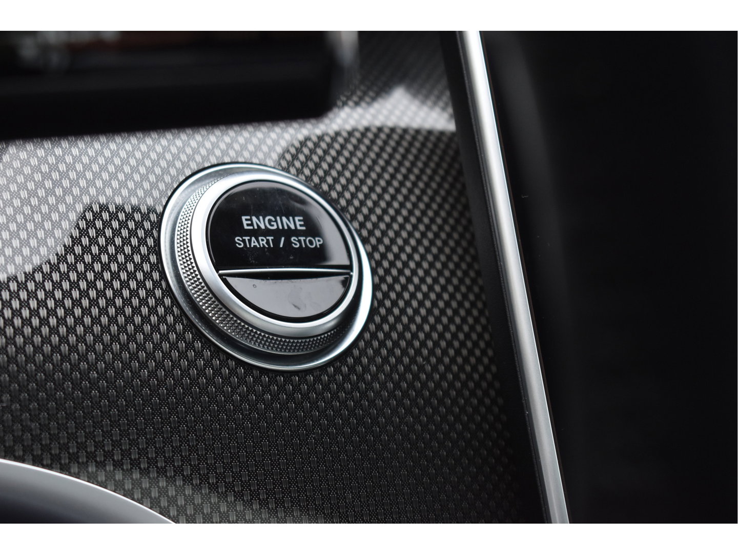 Mercedes-Benz C-Klasse 300 e AMG Line 313 pk | NL-Auto | Trekhaak | Open dak | Virtual cockpit | Camera | Carplay | Sfeerverlichting | Full LED | LM-Velgen | NAP