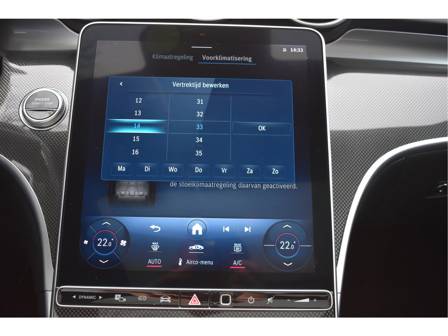 Mercedes-Benz C-Klasse 300 e AMG Line 313 pk | NL-Auto | Trekhaak | Open dak | Virtual cockpit | Camera | Carplay | Sfeerverlichting | Full LED | LM-Velgen | NAP