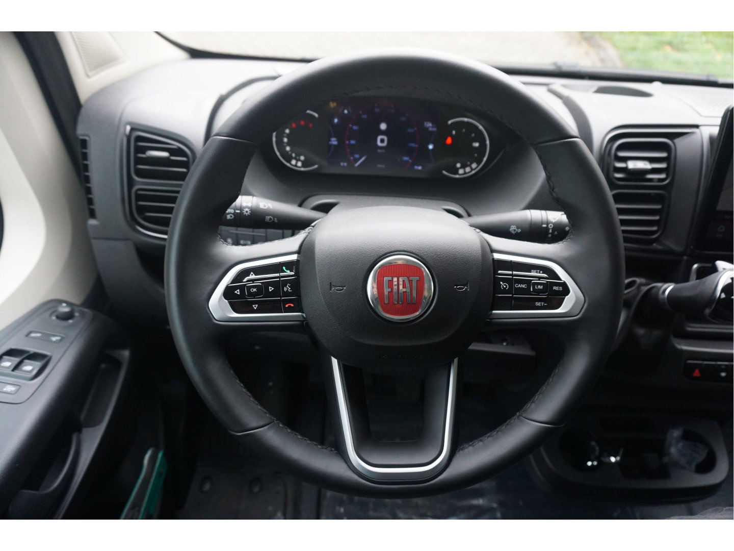 Fiat Ducato 35 Maxi DOKA 180PK 3-Zijdige Kipper AUT 10" Scherm, Navi, Climate, Camera!! NR. K01*