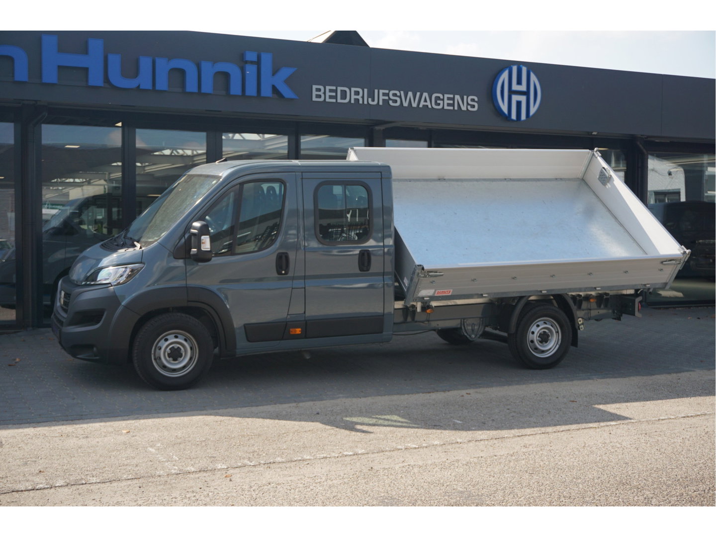 Fiat Ducato 35 Maxi DOKA 180PK 3-Zijdige Kipper AUT 10" Scherm, Navi, Climate, Camera!! NR. K01*