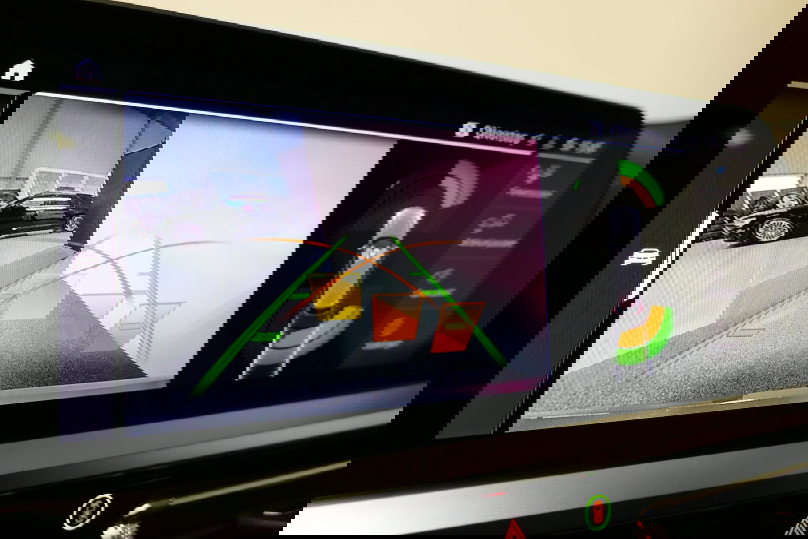 BMW 3 Serie Touring 330e xDrive M Sport / M340i Diffuser /  Black Diamond M grille / M340i M Sport bumper pakket / BMW Laser Light / Panoramadak / Premium kleur Dravitgrau / Elektr. verstelbare voorstoelen links met memory / Apple Carplay - Android Auto / Stoelverwar