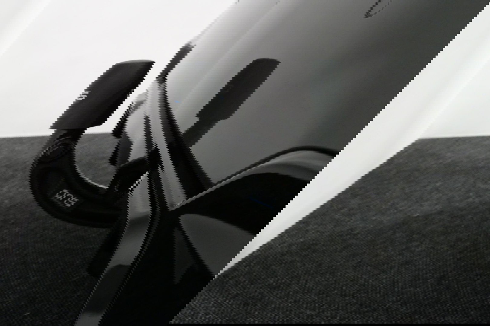 BMW 3 Serie Touring 330e xDrive M Sport / M340i Diffuser /  Black Diamond M grille / M340i M Sport bumper pakket / BMW Laser Light / Panoramadak / Premium kleur Dravitgrau / Elektr. verstelbare voorstoelen links met memory / Apple Carplay - Android Auto / Stoelverwar