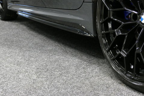 BMW 3 Serie Touring 330e xDrive M Sport / M340i Diffuser /  Black Diamond M grille / M340i M Sport bumper pakket / BMW Laser Light / Panoramadak / Premium kleur Dravitgrau / Elektr. verstelbare voorstoelen links met memory / Apple Carplay - Android Auto / Stoelverwar