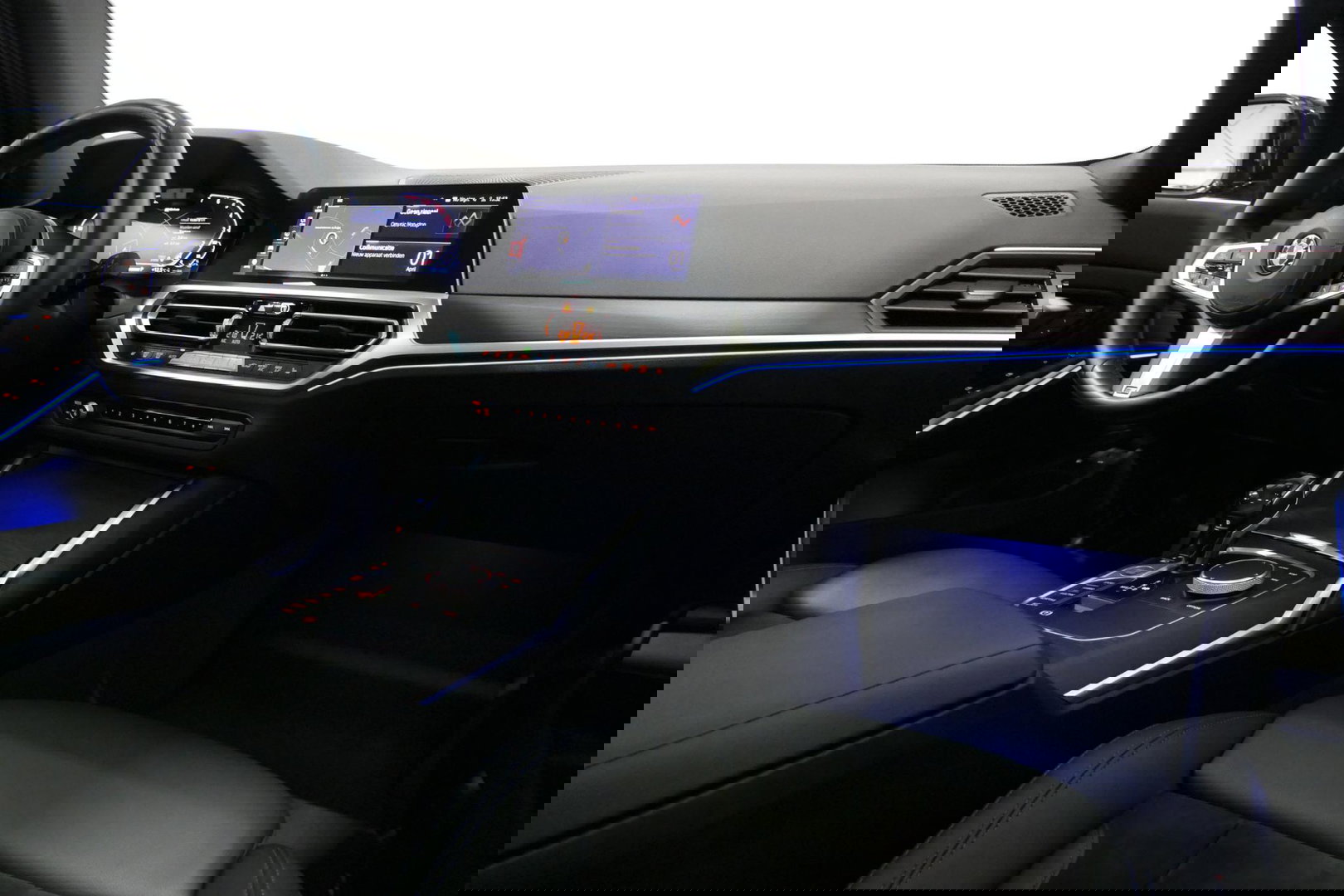 BMW 3 Serie Touring 330e xDrive M Sport / M340i Diffuser /  Black Diamond M grille / M340i M Sport bumper pakket / BMW Laser Light / Panoramadak / Premium kleur Dravitgrau / Elektr. verstelbare voorstoelen links met memory / Apple Carplay - Android Auto / Stoelverwar