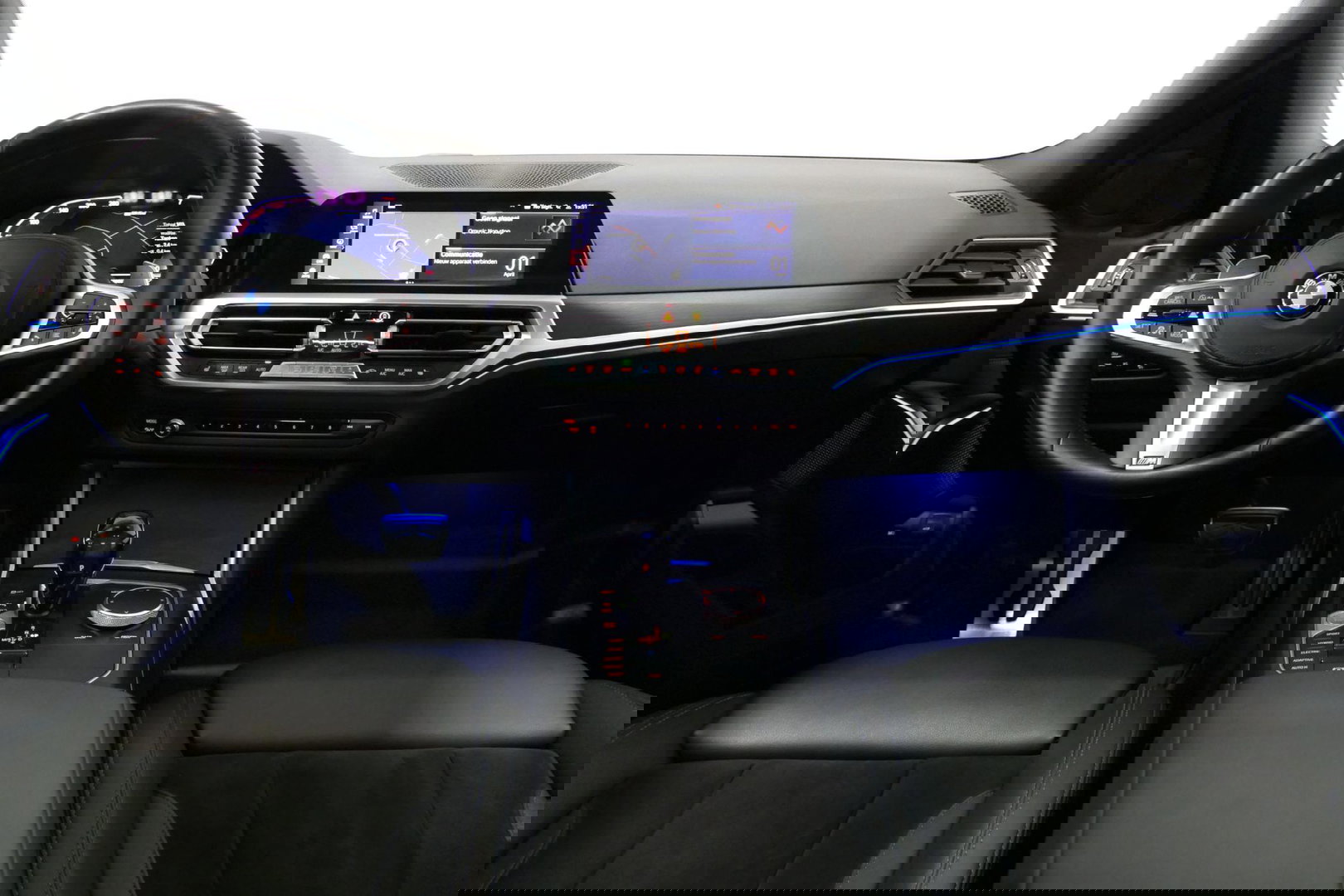 BMW 3 Serie Touring 330e xDrive M Sport / M340i Diffuser /  Black Diamond M grille / M340i M Sport bumper pakket / BMW Laser Light / Panoramadak / Premium kleur Dravitgrau / Elektr. verstelbare voorstoelen links met memory / Apple Carplay - Android Auto / Stoelverwar