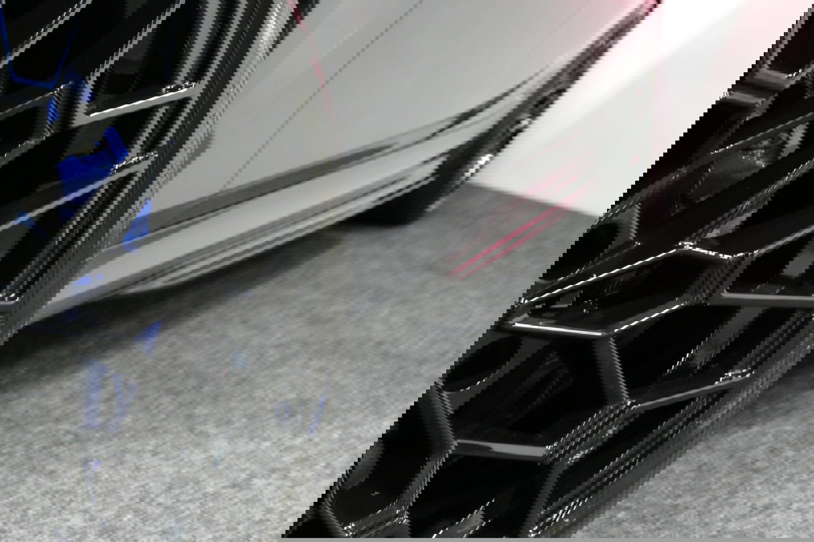 BMW 3 Serie Touring 330e xDrive M Sport / M340i Diffuser /  Black Diamond M grille / M340i M Sport bumper pakket / BMW Laser Light / Panoramadak / Premium kleur Dravitgrau / Elektr. verstelbare voorstoelen links met memory / Apple Carplay - Android Auto / Stoelverwar