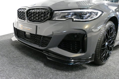BMW 3 Serie Touring 330e xDrive M Sport / M340i Diffuser /  Black Diamond M grille / M340i M Sport bumper pakket / BMW Laser Light / Panoramadak / Premium kleur Dravitgrau / Elektr. verstelbare voorstoelen links met memory / Apple Carplay - Android Auto / Stoelverwar