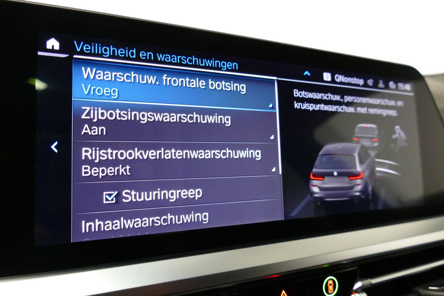 BMW 3 Serie Touring 330e xDrive M Sport / M340i Diffuser /  Black Diamond M grille / M340i M Sport bumper pakket / BMW Laser Light / Panoramadak / Premium kleur Dravitgrau / Elektr. verstelbare voorstoelen links met memory / Apple Carplay - Android Auto / Stoelverwar