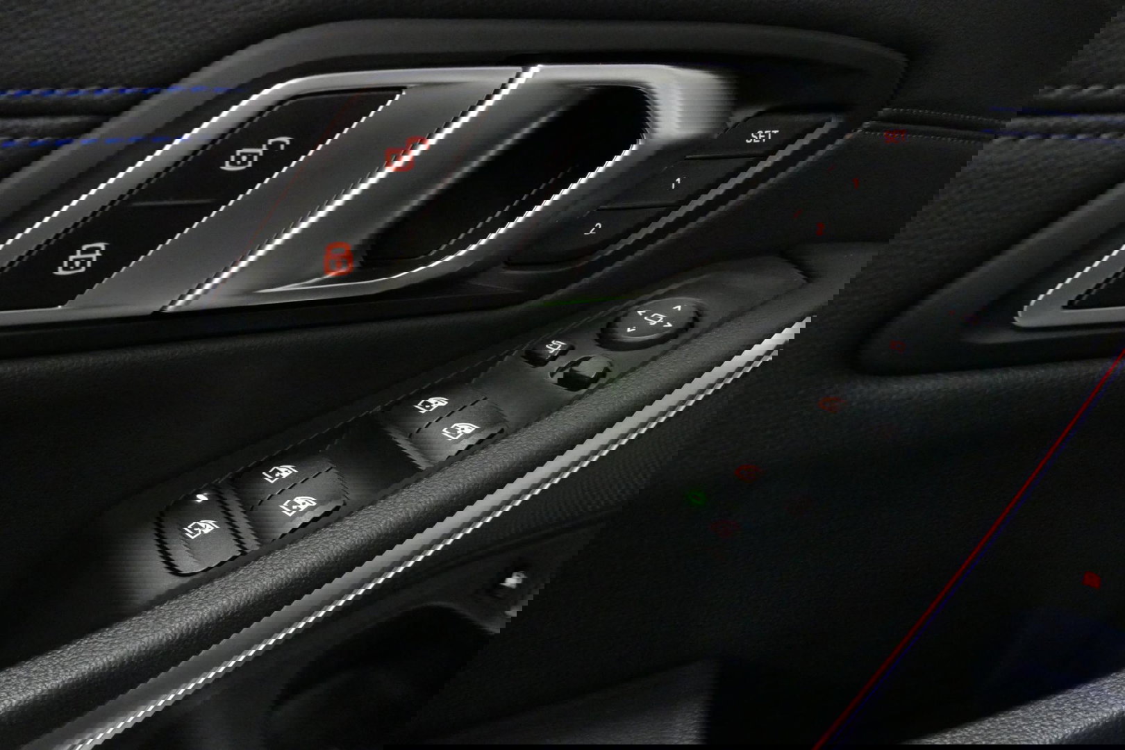 BMW 3 Serie Touring 330e xDrive M Sport / M340i Diffuser /  Black Diamond M grille / M340i M Sport bumper pakket / BMW Laser Light / Panoramadak / Premium kleur Dravitgrau / Elektr. verstelbare voorstoelen links met memory / Apple Carplay - Android Auto / Stoelverwar